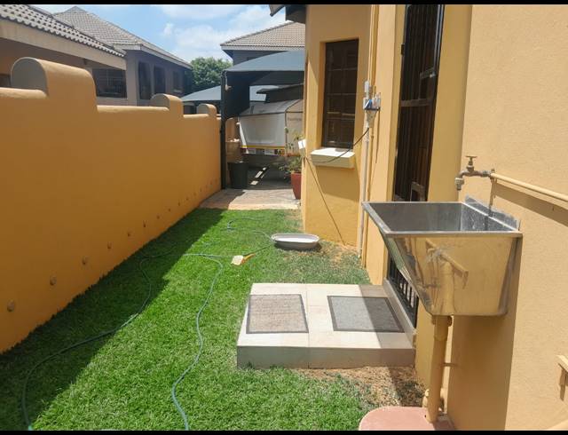 4 BEDROOM HOUSE FOR SALE IN CASHAN